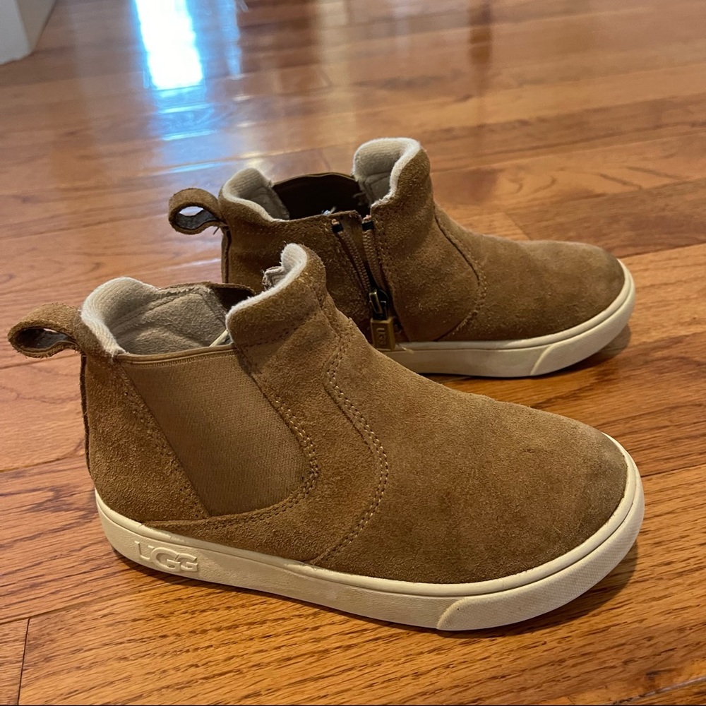 Little boys size 12 Ugg Hamden boots